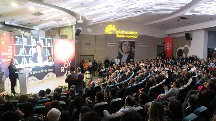 İzmir'de öğrenciler ‘Dijital Sınıf’ta da eğitim alabilecek
