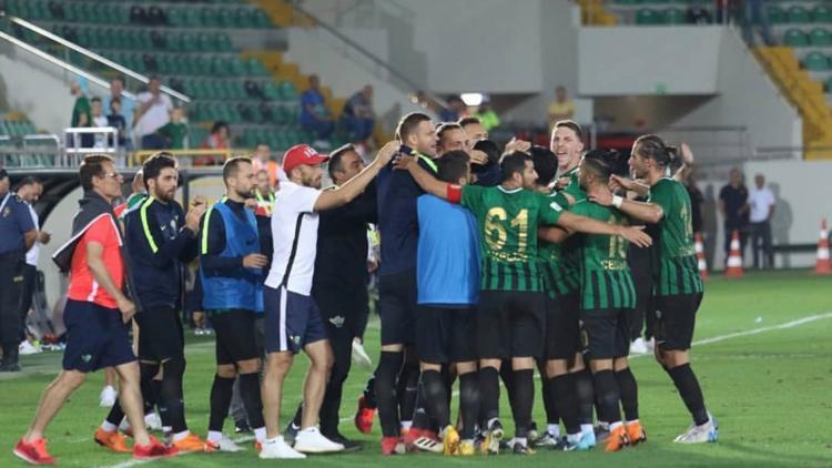 Akhisar’ın konuğu İstanbulspor! Zirve yarışı sürüyor...