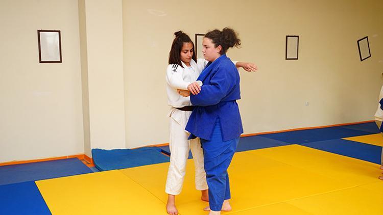 Kadına şiddet içeren filmden etkilendi judoya başladı