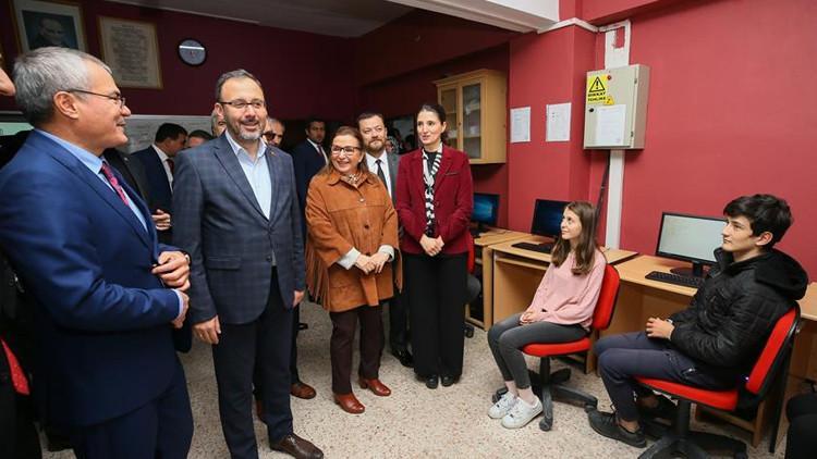 Bakanlar Pekcan, Turhan ve Kasapoğlu Manisa'da halkla buluştu