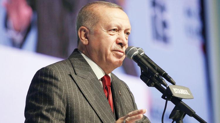 Erdoğan, Davutoğlu'nu suçladı: 'Halk Bank'a alavere dalavere yaptılar'