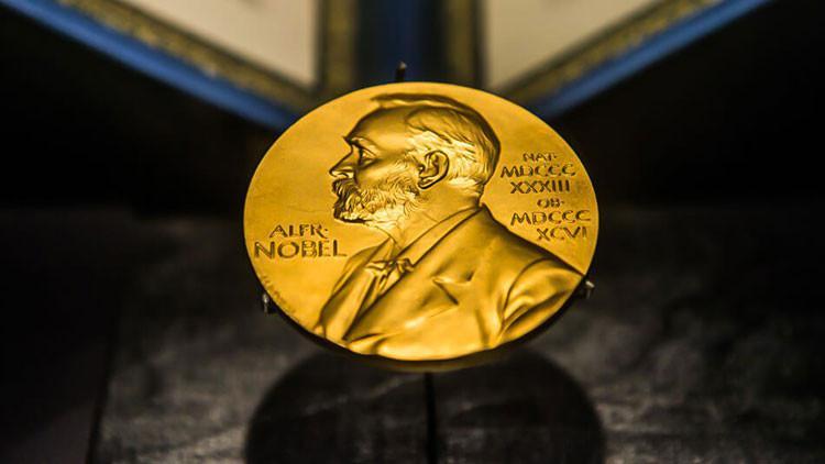 Skandal Nobel ödülüne Türkiye'den üst üste tepkiler
