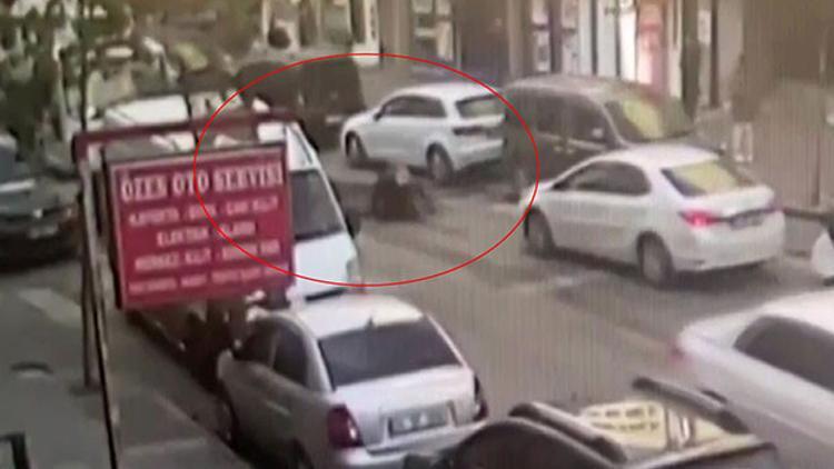 Aracını çekiciden kurtarmak isterken otomobil çarptı!