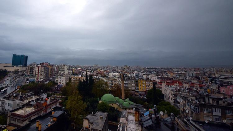 'Kırmızı kod' verilen Antalya'da korkulan olmadı, renk turuncuya döndü