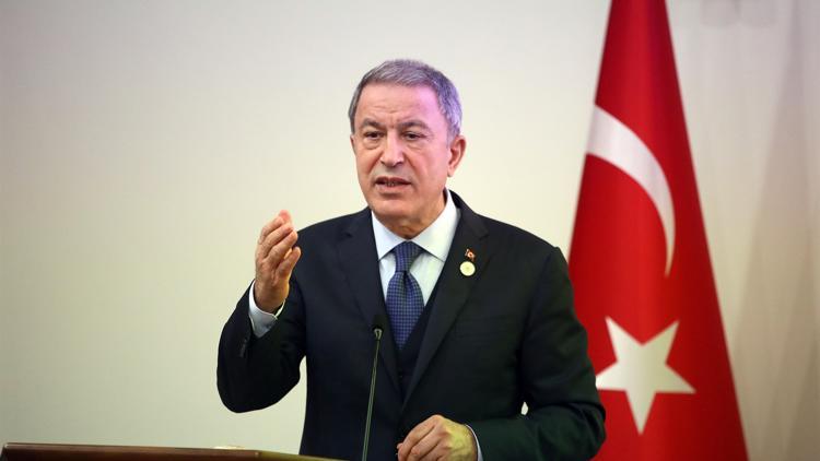 Bakan Akar'dan terörle mücadele mesajı