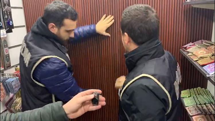 Kumandayla açılan gizli odalarda ele geçirildi