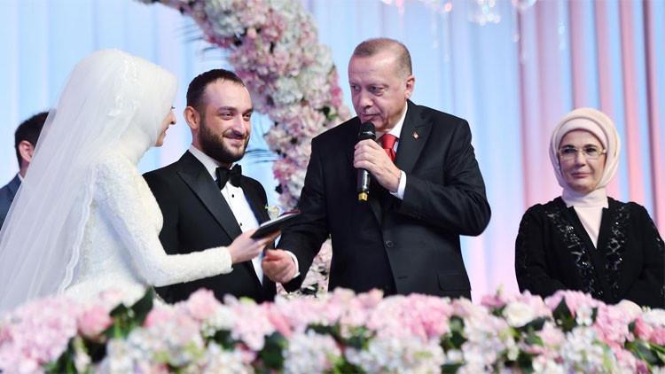 Cumhurbaşkanı Erdoğan, nikah şahidi oldu