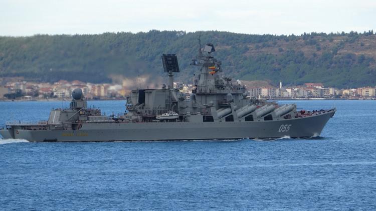 Rus 'Mareşal Ustinov' füze kruvazörü Çanakkale Boğazı'ndan geçti