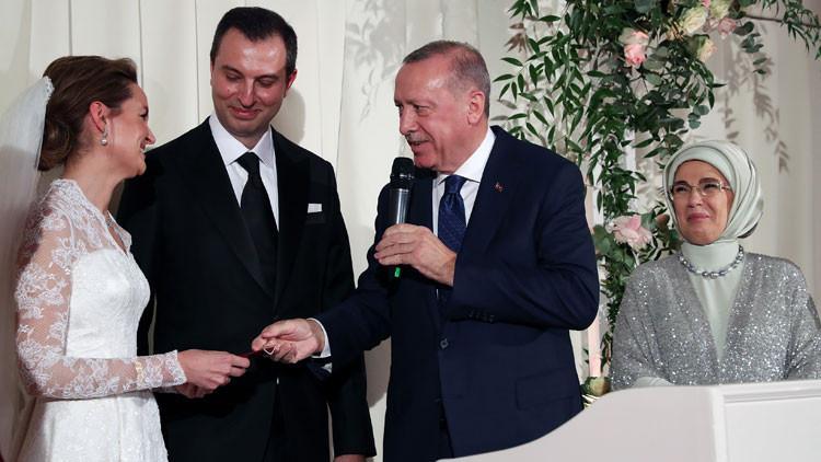 Cumhurbaşkanı Erdoğan, Bakan Akar'ın oğlunun nikah şahidi oldu