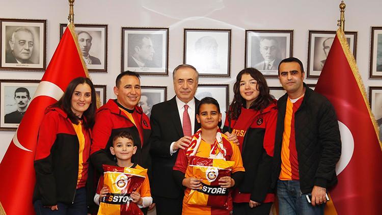 Galatasaraylı minik taraftar, Mustafa Cengiz'le bir araya geldi