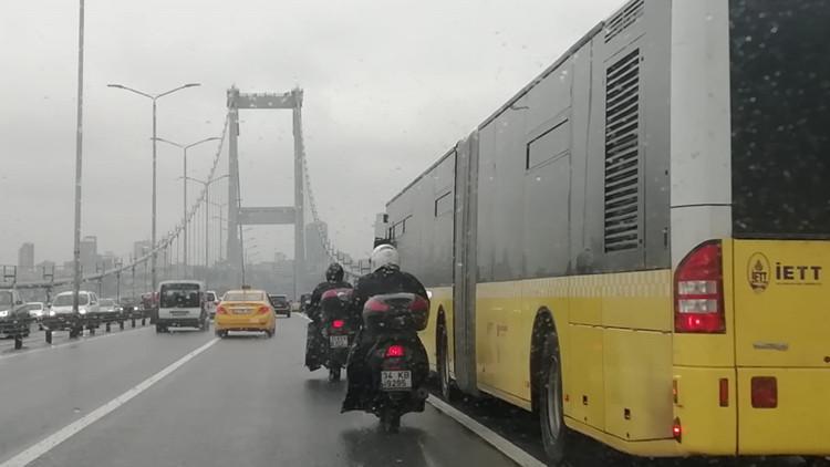 Otobüs sürücüleriyle motosikletçilerin gizli antlaşması