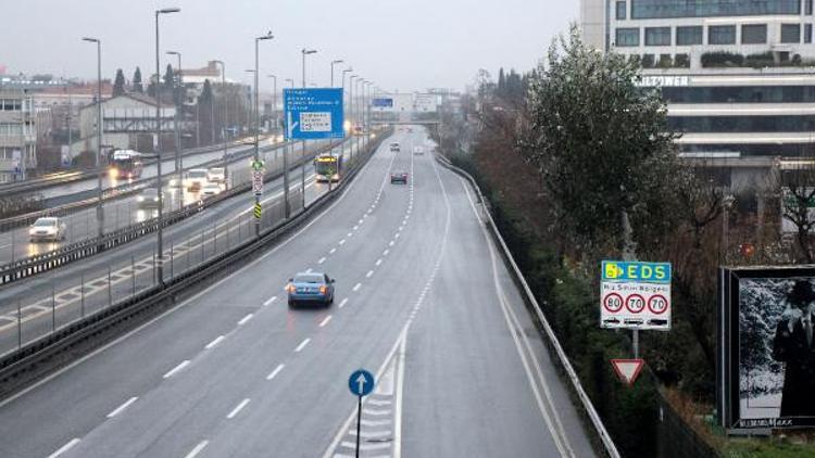 İstanbul'da 2020'nin ilk günü yollar boş kaldı