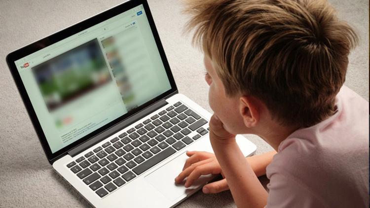 ‘Çocuğunuzu YouTube’da yalnız bırakmayın’