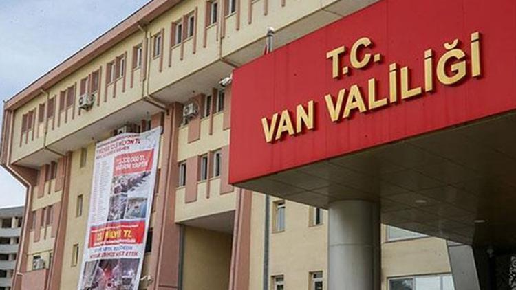 Van Valiliğinden "birbirine sarılan öğretmenler cezalandırıldı" haberine açıklama