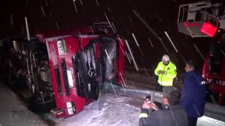 Kayseri’de devrilen TIR’ın sürücüsü öldü