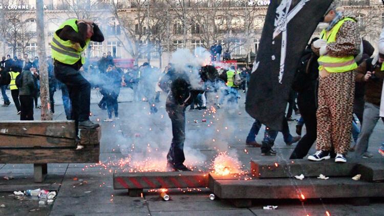 Fransız polisine plastik mermi soruşturması