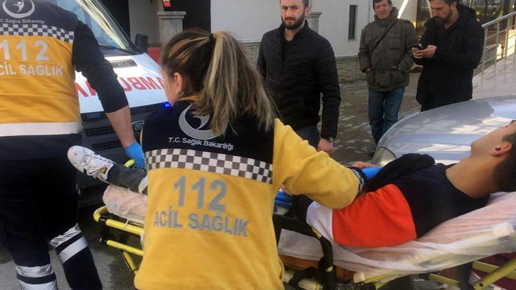 Caddede karşılaştığı husumetlisini bıçakladı