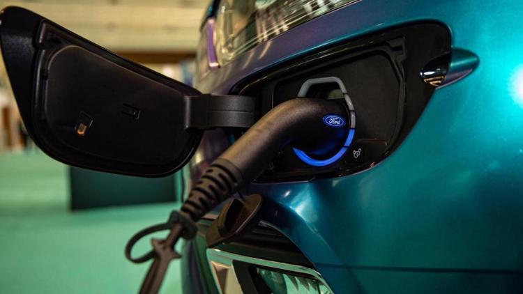tourneo custom phev