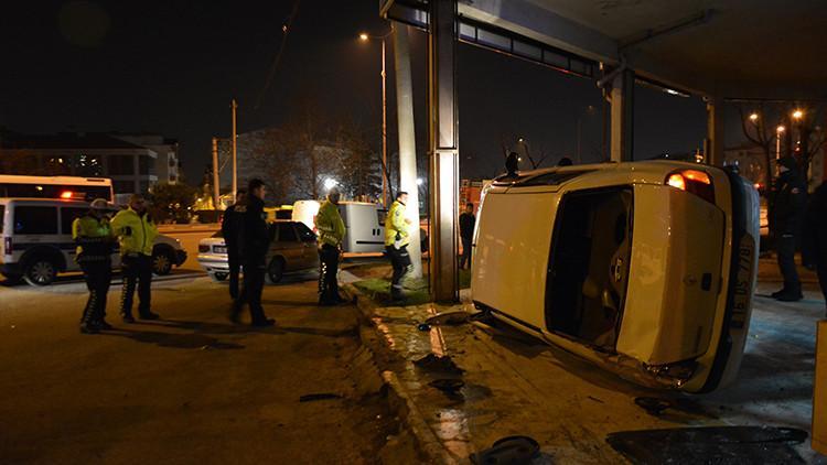  Takla atan otomobilden burnu kanamadan çıktı