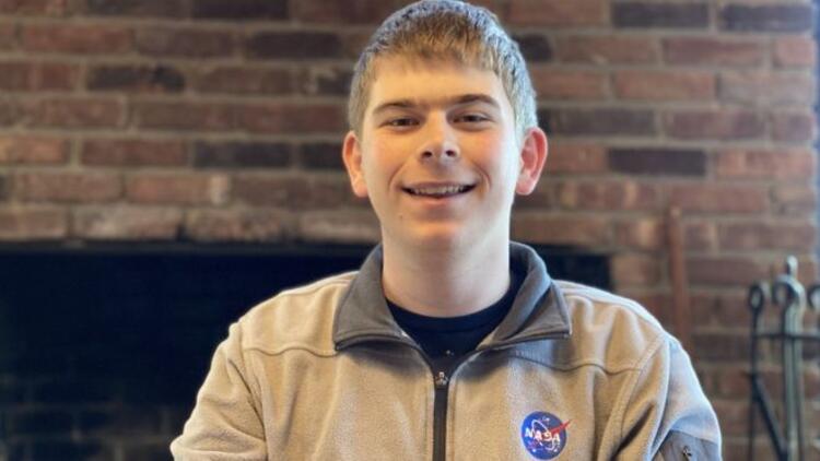 17 yaşındaki öğrenci, staj yaparken gezegen keşfetti