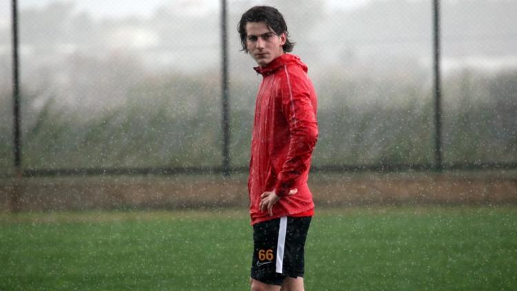 Son dakika transfer haberleri | Kayserispor, altyapısından Ömer Memiş'le profesyonel sözleşme imzaladı