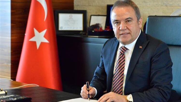Başkan Böcek hastaneye kaldırıldı: 'Merak etmeyin domuz gribi değilim'