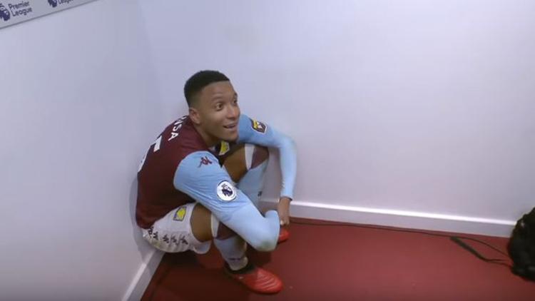 Maç sonu röportajında şoku yaşadı! Aston Villa'nın 22 yaşındaki stoperi Ezri Konsa...