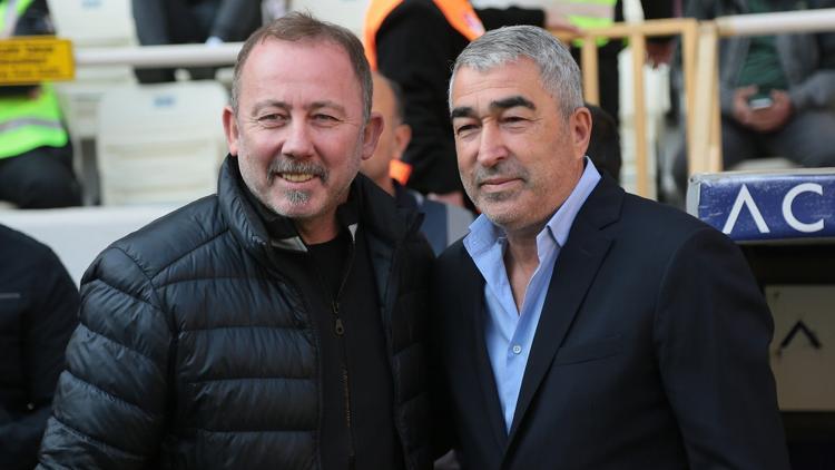 Beşiktaş'ta herkes Sergen Yalçın'ı bekliyor ama... Samet Aybaba sürprizi!