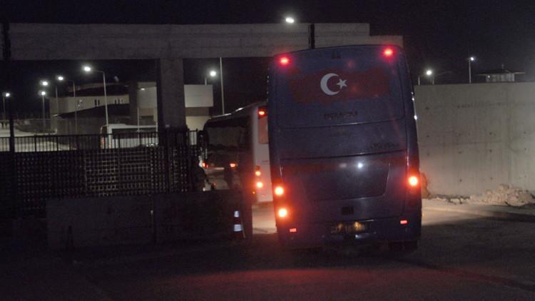 Adıyaman'daki 200 mahkum İslahiye'ye getirildi