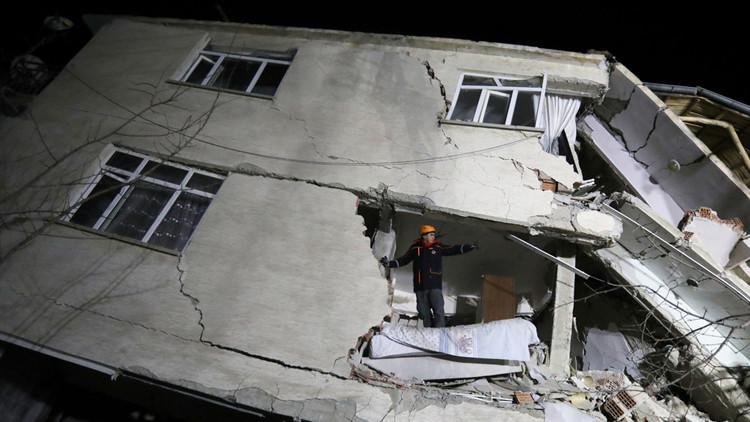 Son dakika haberi! Bakan Selçuk: Elazığ ve Malatya'da SGK prim ödeme süresini 30 Nisan'a uzattık