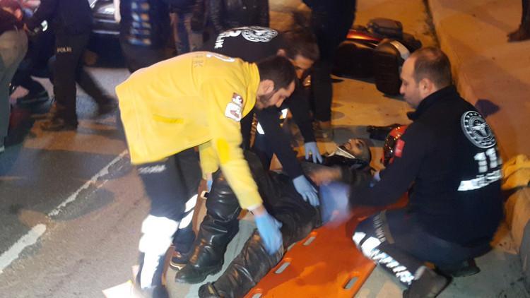 Şişli'de otomobil motosiklete çarptı: 1'i kadın, 2 yaralı
