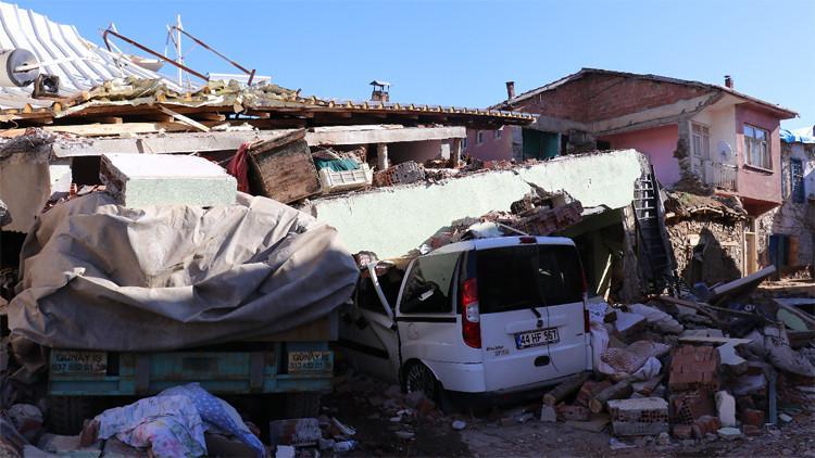 Malatya Valiliği: Depremde 56 konut yıkıldı