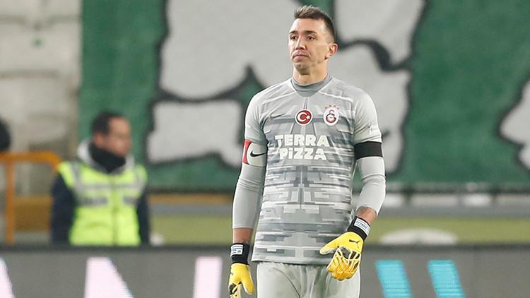 Galatasaray'da Fernando Muslera duvar ördü!