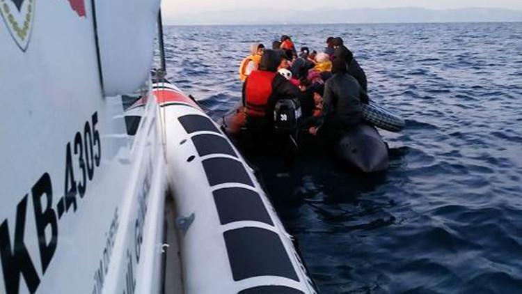 Ayvalık açıklarında 40 kaçak göçmen yakalandı