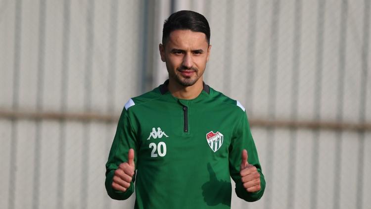 Bursaspor'da Musa Araz ile yollar ayrıldı