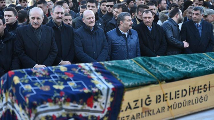 Elazığ depreminde hayatını kaybedenler son yolculuklarına uğurlandı