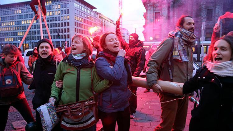Brüksel’de Davos protestosu