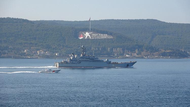 Rus savaş gemisi 'Azov', Çanakkale Boğazı'ndan geçti