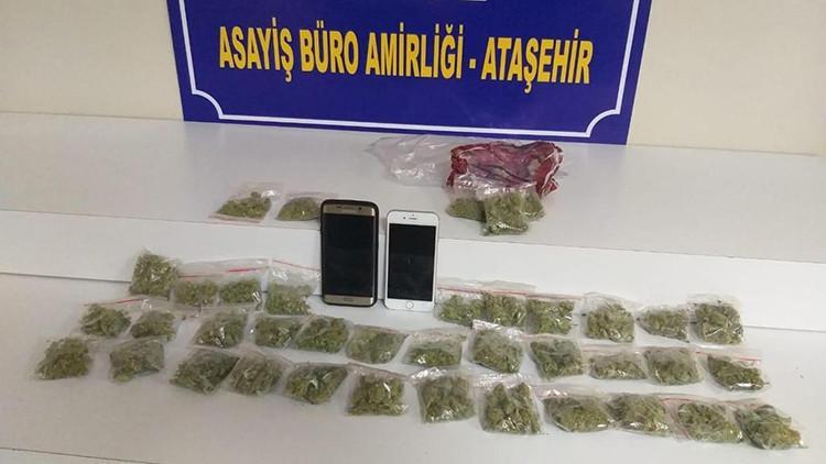 Ataşehir'de otomobilde uyuşturucu satan şüpheliler yakalandı