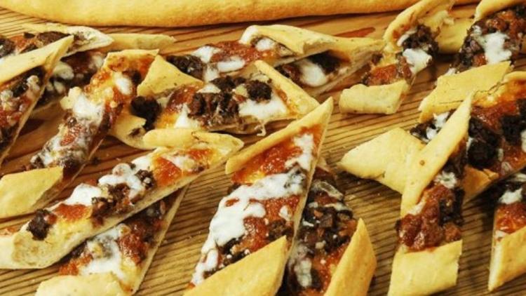 Evde pide nasıl yapılır? Adım adım kavurmalı pide tarifi…