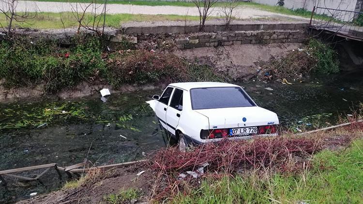 Kanala uçan araçtan burnu kanamadan çıktı
