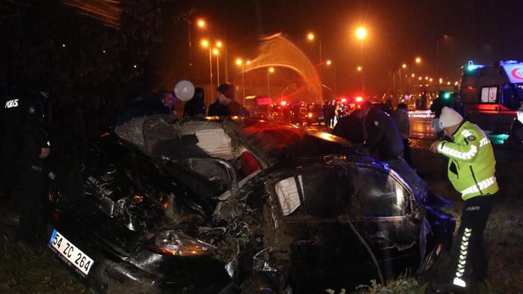 Alkollü sürücü kaza yaptı, ağacın arkasına saklandı