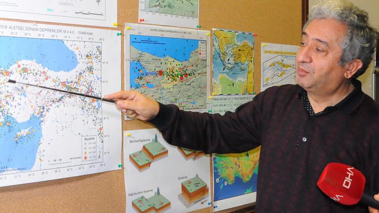 Son dakika haberi... Herkesin merak ettiği deprem sorusuna yanıt verdi: Biraz hurafe!
