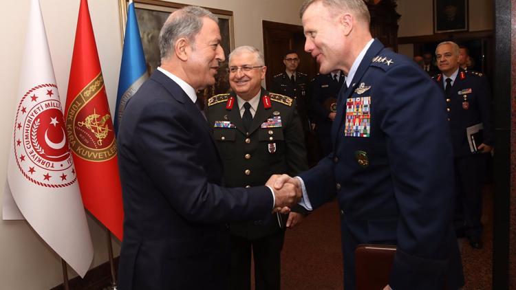 Milli Savunma Bakanı Akar, NATO Avrupa Müttefik Kuvvetler Komutanı Wolters'ı kabul etti