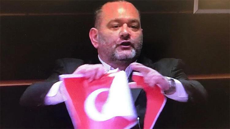 KKTC'den Türkiye bayrağına saldırıya tepki: Irkçı bir zihniyet