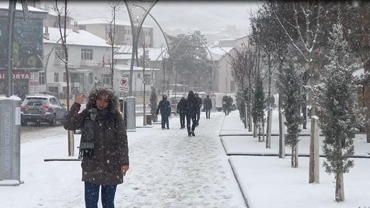 Son dakika.. Karadeniz kara teslim.. Kop Dağı Geçidi'nde ulaşımda aksamalar yaşandı