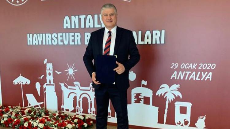 Quick Sigorta’ya eğitime destek plaketi