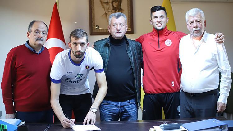 Ekol Göz Menemenspor, Arnavut futbolcu Domgjoni'yi kadrosuna kattı | Transfer Haberleri
