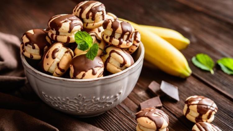 Muzlu ve Çikolata Soslu Mini Makaronlar
