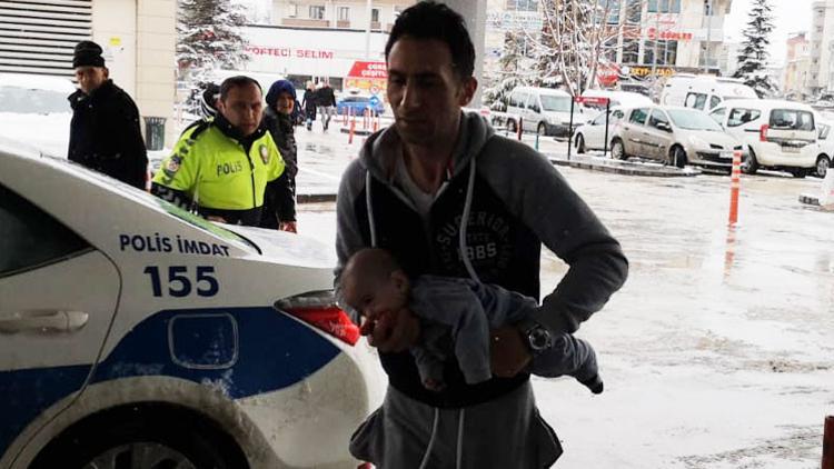 Saniyelerle yarıştılar! Trafik polisleri yetiştirdi
